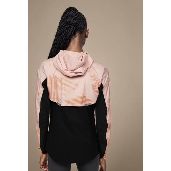 On running womens weather jacket lumos woodrose black Size xs. New with tags - Picture 3 of 10